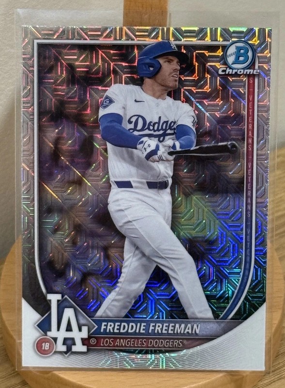 2025 Bowman Chrome - Freddie Freeman #33 Mega Box Mojo Refractor - Dodgers