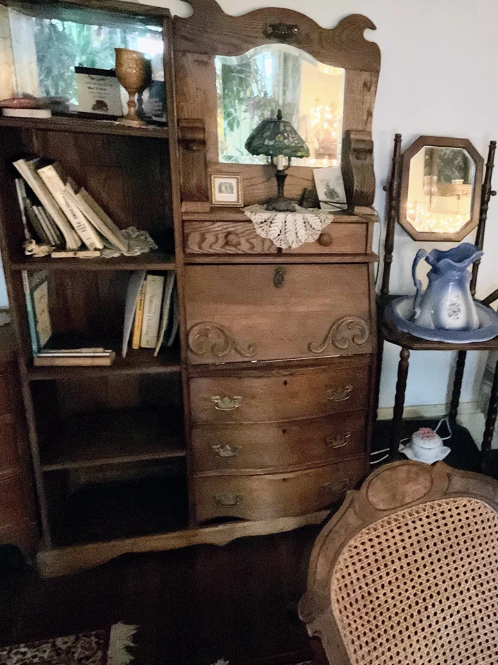 Piezas de roble de campo en venta. Sofá victoriano. Precio razonable. Foto 4 de 4