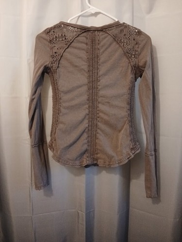 Free People Shell Lace Henley T-Shirt Top XS braun weinrot U-Ausschnitt Gold Coast LS - Bild 4 von 8