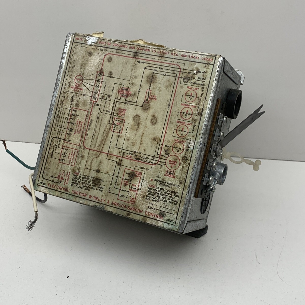 Honeywell Electronic Ignition Control Box with VR8204-S8600H