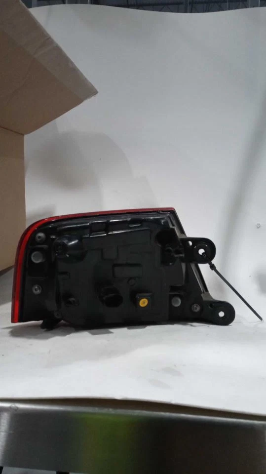 Cuarto de luz trasera de pasajero montado en panel para AUDI A8 498721 15-18 Foto 2 de 2