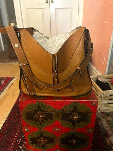 Loewe Hammock Medium Brown Pebbled Leather Top Handle Shoulder Bag Zip