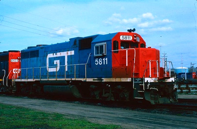 ORIGINAL KODACHROME SLIDE GRAND TRUNK GP-38AC #5811 BATTLE CREEK, MI 29.04.95