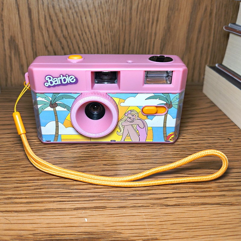 Barbie Retrospekt 35mm Film Point & Shoot Camera Fixed Focus Built-In Flash Pink