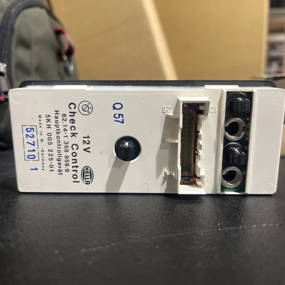 NUEVO OEM BMW E28 (528e y 533i) Unidad de control Panel NLA! 62141368953 Foto 3 de 4