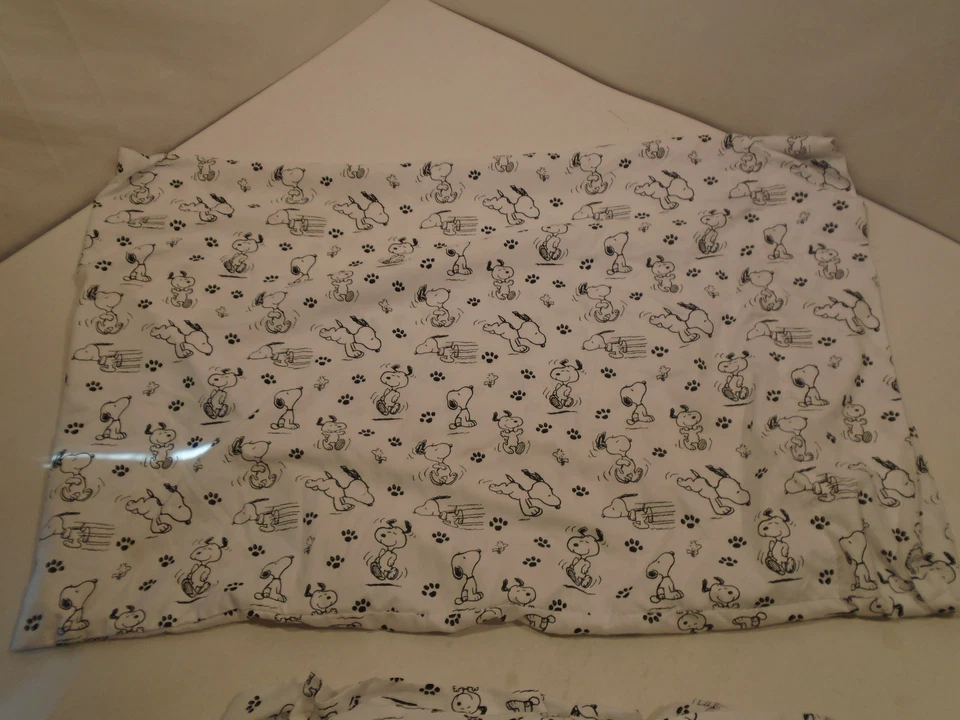 Peanuts Snoopy Woodstock Black White Queen Sz. Sheet Set Berkshire Blanket +Home - Image 3 of 4