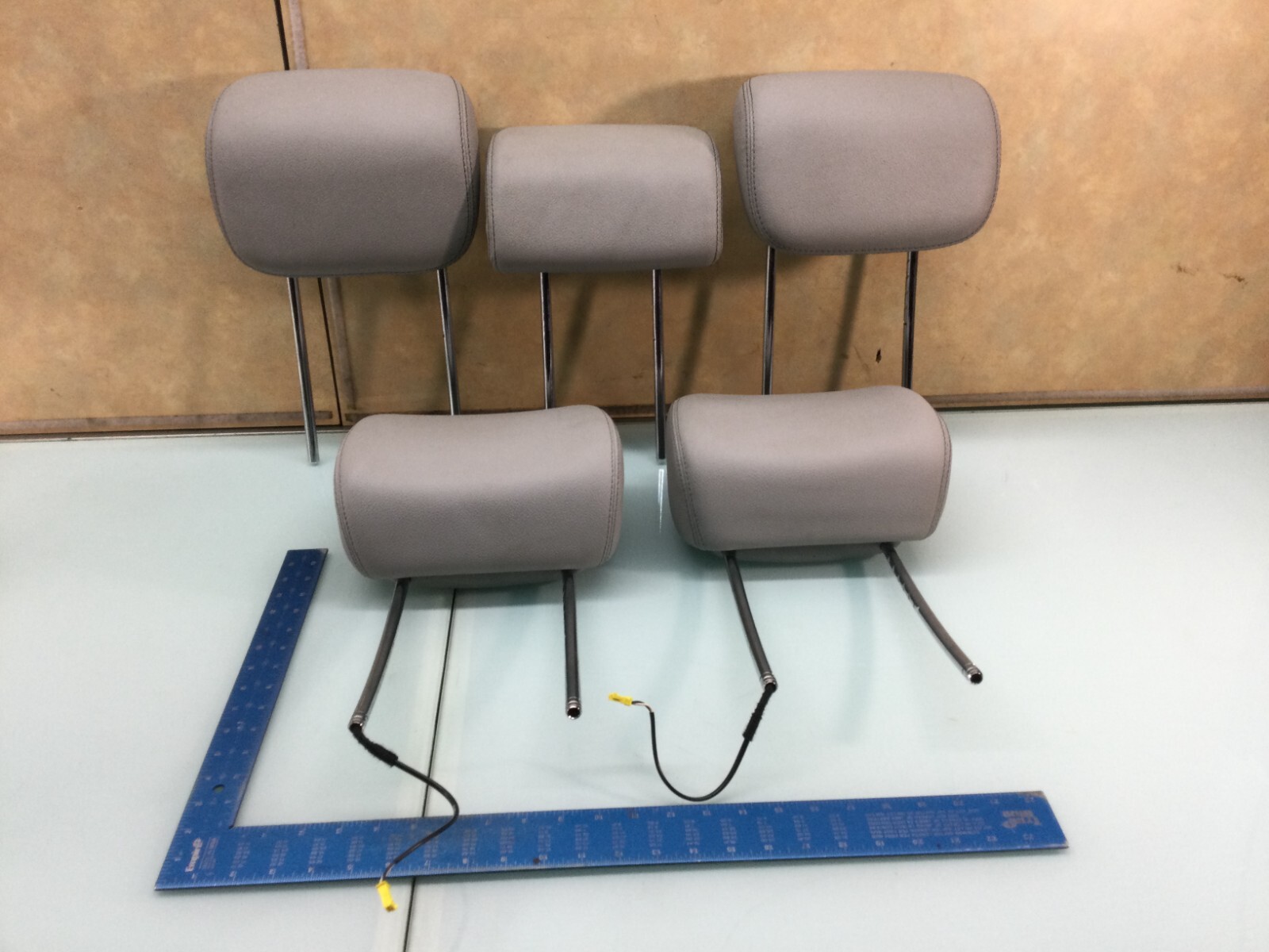 ⭐ 0812 Mercedes X164 GL550 Front & Rear Seat Headrests Set of 5 E eBay