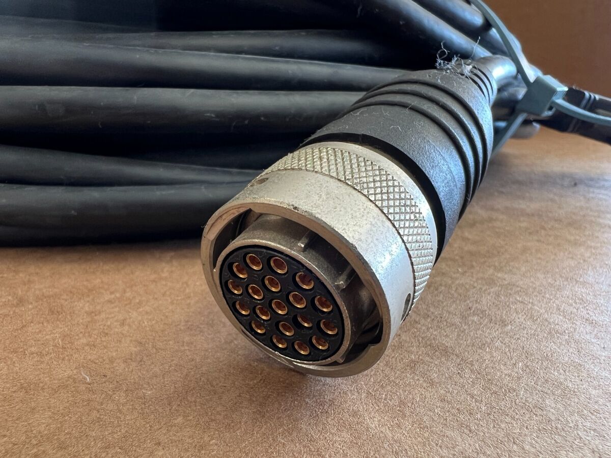 ALLEN BRADLEY, 2090-UXNFBMP-S30, SERIES C, FEEDBACK CABLE ALLEN BRADLEY, 2090-UXNFBMP-S30, SERIES C, FEEDBACK CABLE