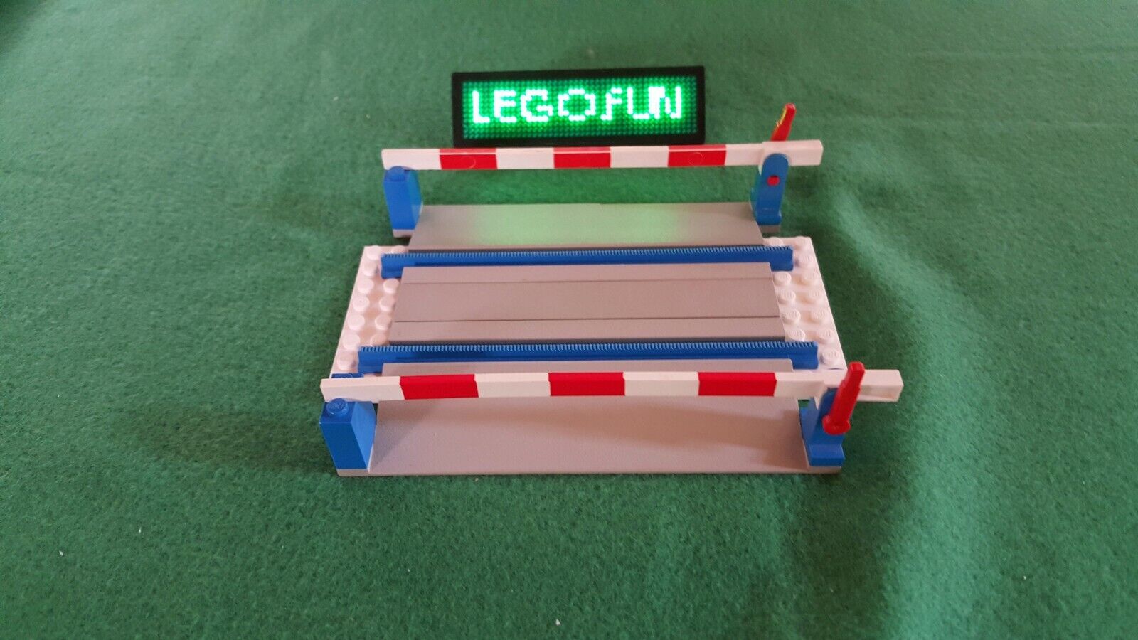 LEGO® 4.5V Railway Crossing from 146 / Level Crossing from 146 (7866 7835 783412V 9V)