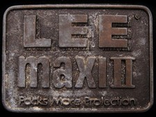 IK29130 VINTAGE 1970s LEE MAXI II PACKS MORE PROTECTION BELT BUCKLE