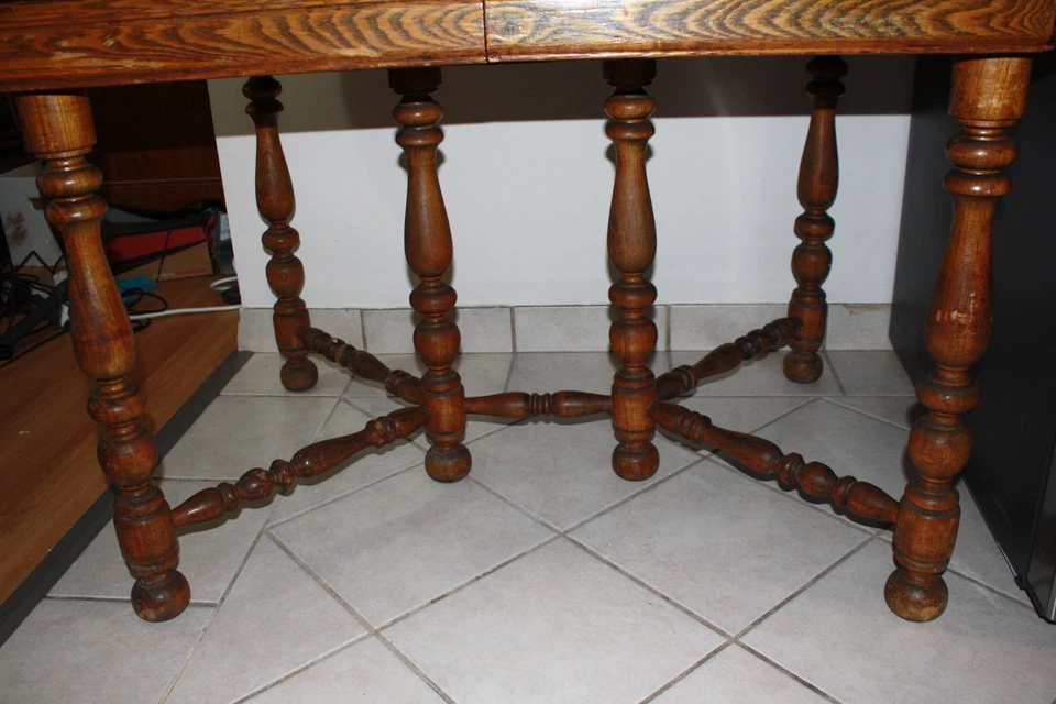 Mesa de comedor antigua de roble, rectangular.  ¡Una oportunidad de acabado hágalo usted mismo! Foto 4 de 4