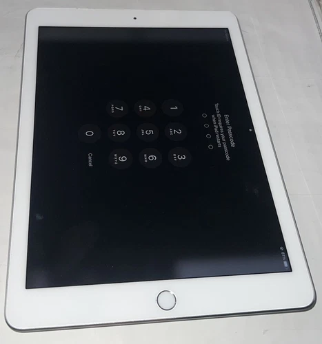 Apple iPad Pro 9.7” Silver 128 GB A1674 *READ*