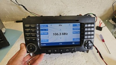 Mercedes-Benz CLK A209 C209 2005 Radio CD-Player DVD-Player Navigation MAS13238