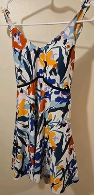 Summer Mae Women's Floral White Multiflower Flower V-neck One Piece Swimsuit