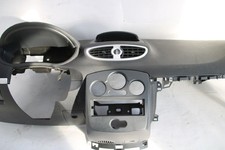 Armaturenbrett Renault CLIO 3 8200407587 mit Beifahrerairbag 8200788814 04-2009 Armaturenbrett Renault CLIO 3 8200407587 mit Beifahrerairbag 8200788814 04-2009