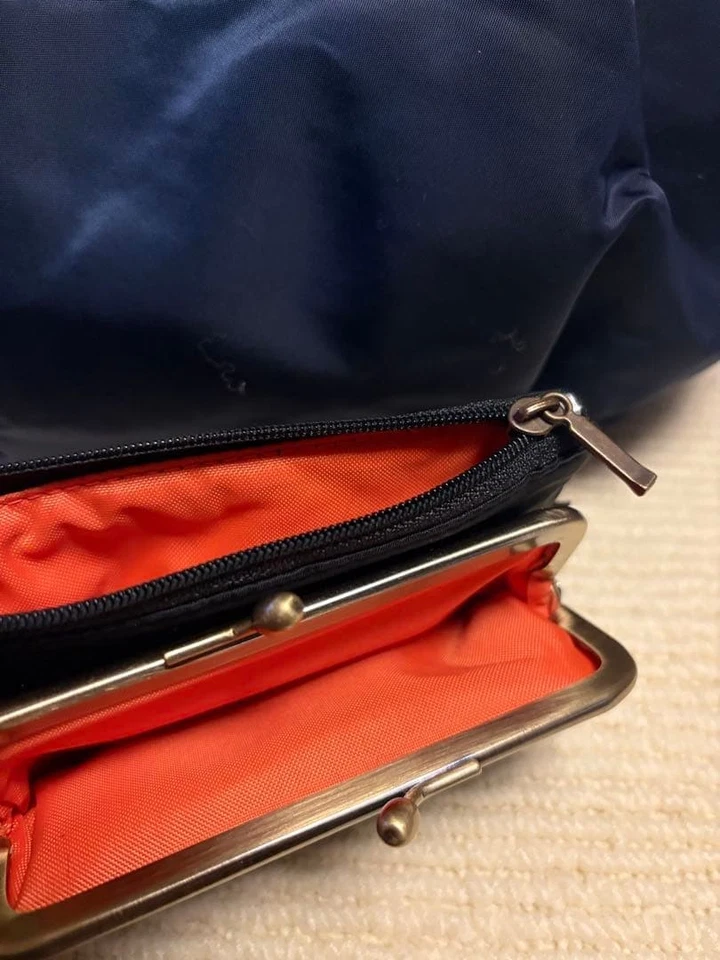 Monedero azul marino con Foto 2 de 4