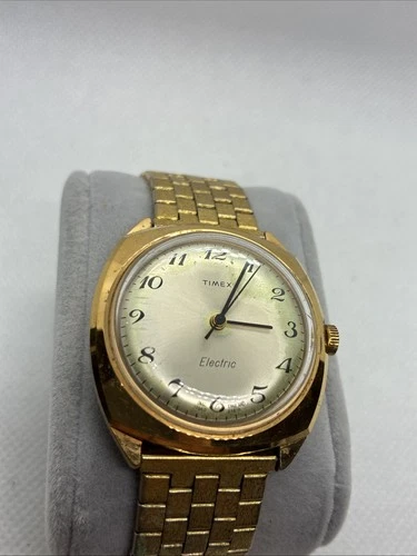 VTG 1978 Timex Electric Men’s Watch 77060-26078 Dial England runs new battery