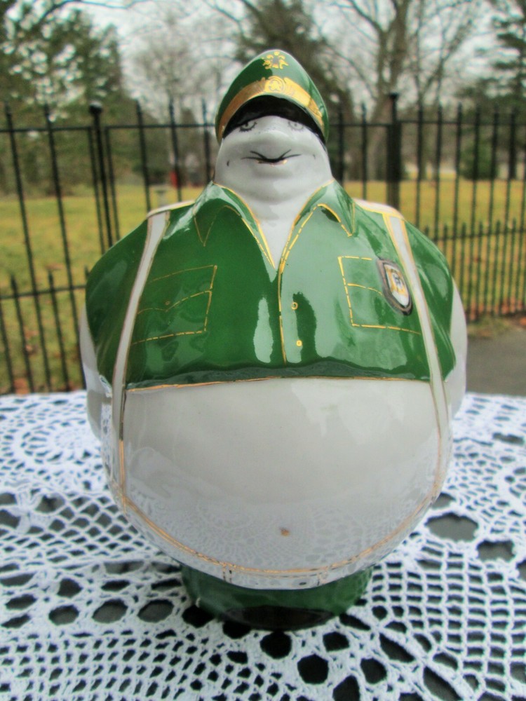 Vintage Porcelain Figurine WWII Comical British Officer Bobbie Bw OY-2 canister