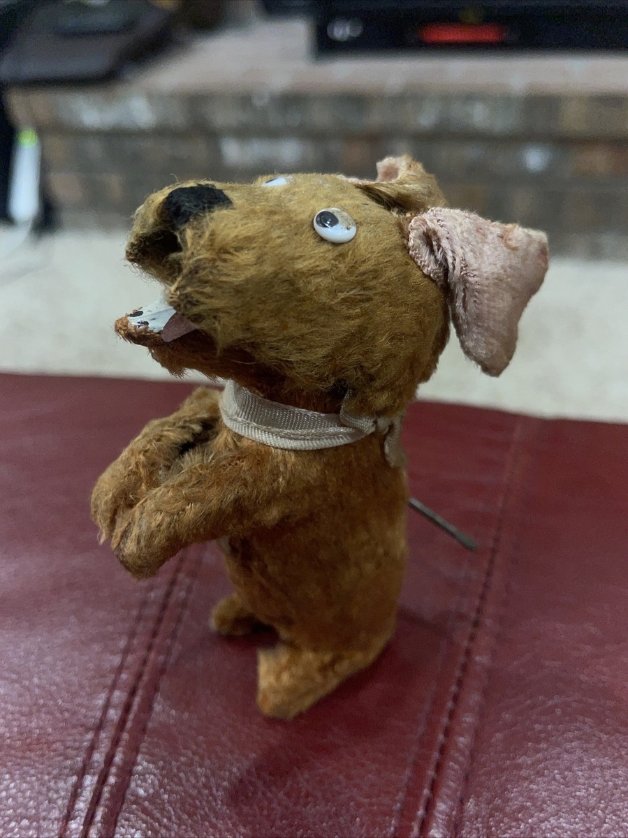 Vintage WIND-UP DOG MECHANICAL TOY JAPAN 1950's Works Missing Key