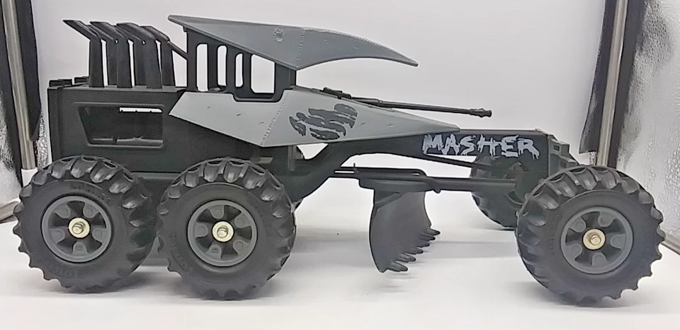 VTG 1986 Tonka Steel Monsters MASHER Comp. w/ Wheel Boss Figure in Damaged Box - Image 2 of 4