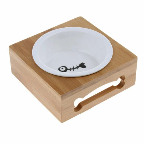 Ciotole e mangiatoie in legno per cani