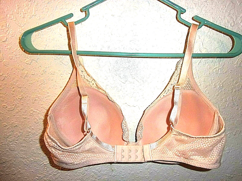 Sujetador camiseta 32DD Passionata de Chantelle Brooklyn encaje 5701 precio de venta sugerido por el fabricante 55,00 USD Foto 3 de 4