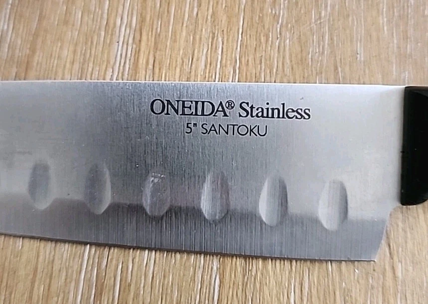 Juego de cuchillos Santoku Oneida de acero inoxidable de 5” 7” 2 utensilios de cocina con mango negro A3 Foto 3 de 4