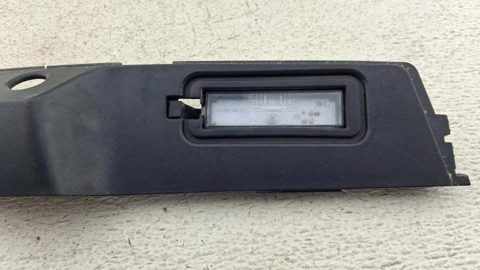 Jeep Compass 2022-2024 puerta levadiza matrícula luz lámpara panel cámara bisel OEM Foto 2 de 4