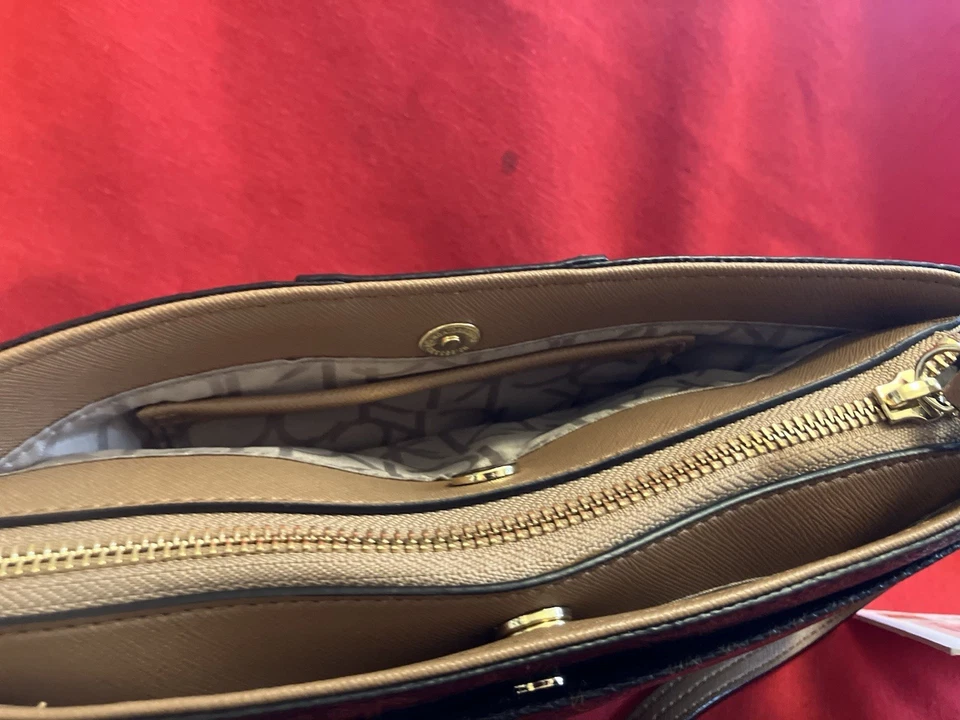 CLUTCH BORDADA FLORAL CALVIN KLEIN NOVA - Imagem 4 de 4