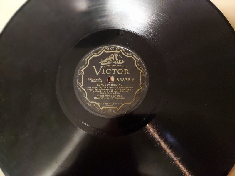 Later 20s Victor Scroll 12" 78/Victor Mixed Chorus..Songs of Ireland..Scotland..