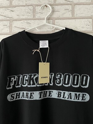 【VETEMENTS】Ficken 3000 Printed T-shirt【即発送】 Buy VETEMENTS men black ficken 3000 printed t-shirt for €313