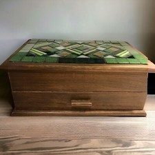 Portagioie in legno e Mosaico In Vetro E Tessere Bisazza.