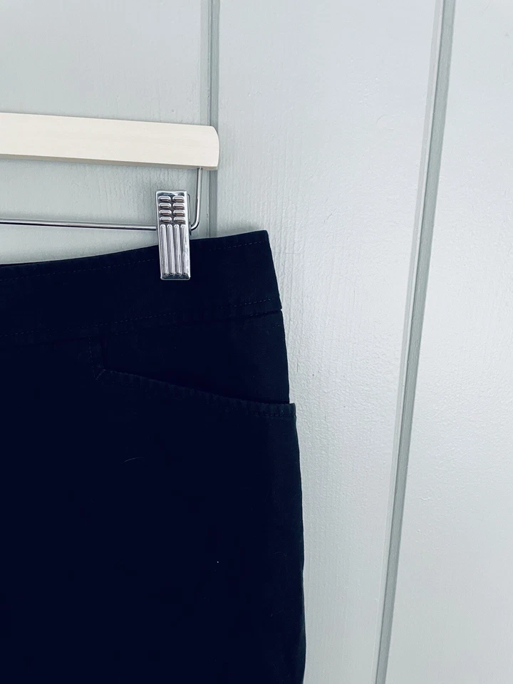 Lafayette 148 New York Bermuda Shorts 10 Black Cotton Chino Mid Rise - Image 3 of 4