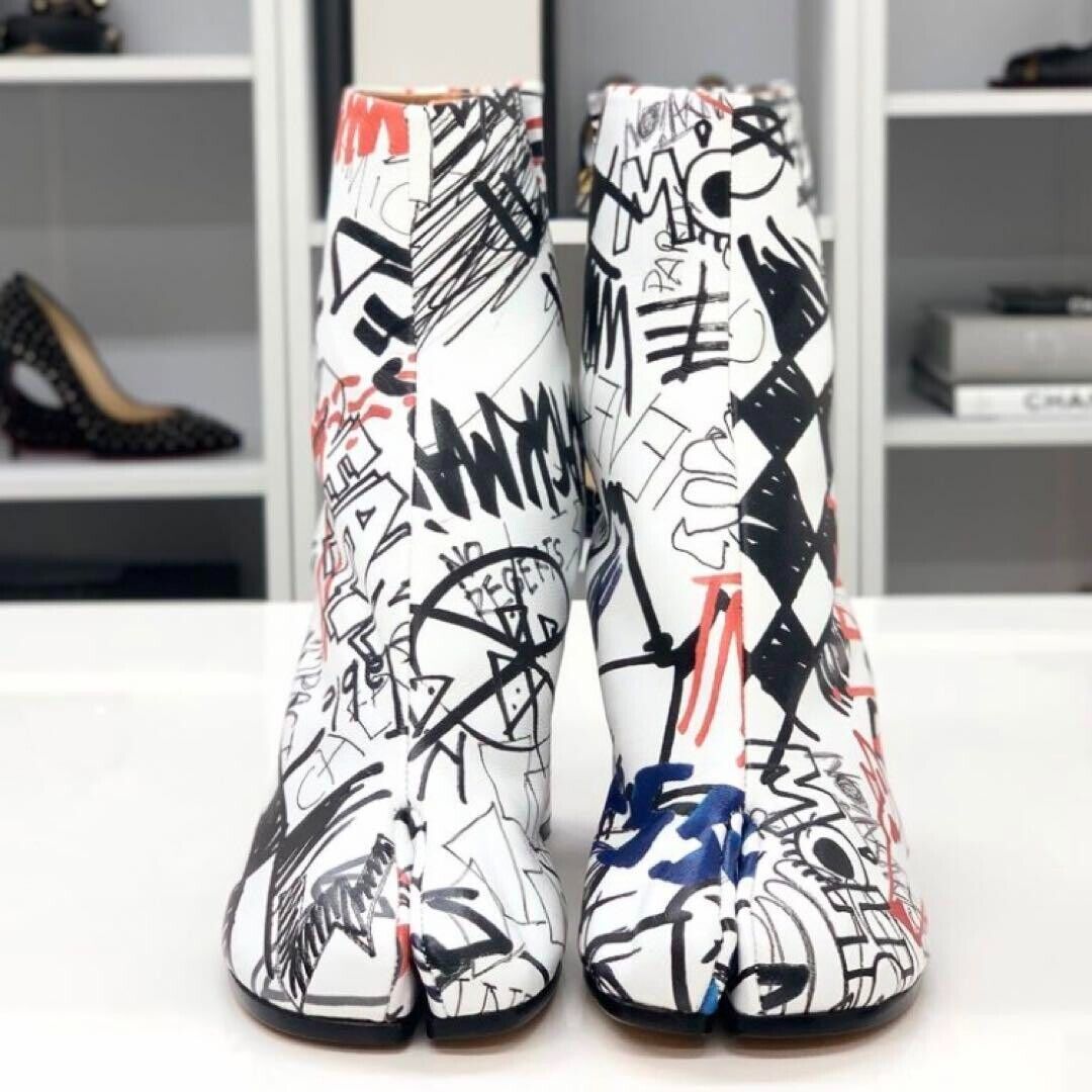 Maison Margiela Leather Paint Tabi Boots 35 White X Black X Maison Margiela Leather Paint Tabi Boots 35 White X Black X
