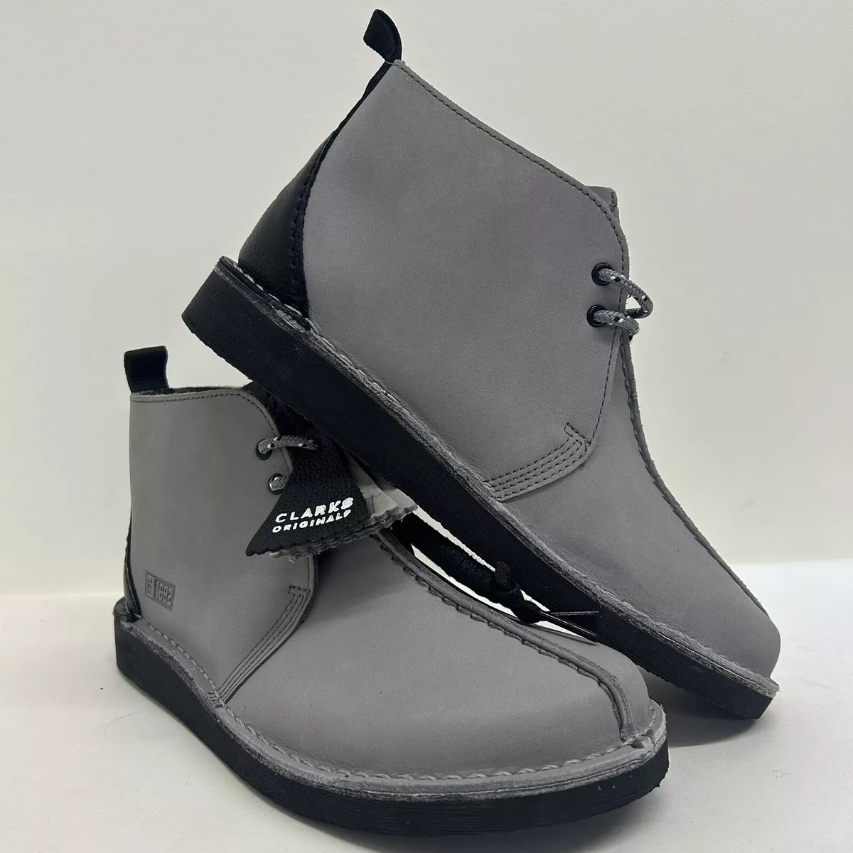 Bank robber deals clarks black