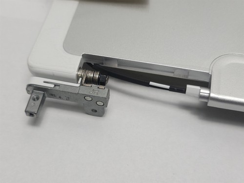 Dell Inspiron 6400 Back Cover + Hinges + Antenna + Latch - 0UW737 , 15.4" New OS - Picture 3 of 12