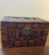 Medium HAND CARVED WOODEN TRINKET JEWELRY BOX Vintage Hong Kong Camphor Luck Box