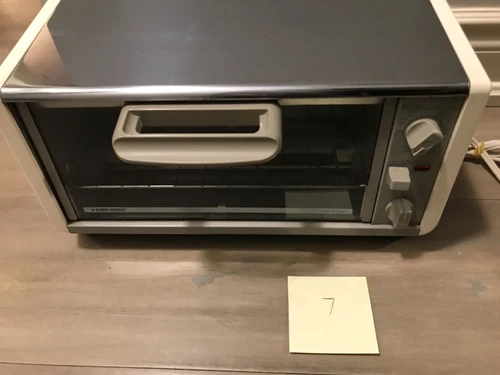 Black & Decker Spacemaker TRO205 04TY2 Toast-R-Oven Toaster Oven 