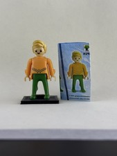 Kinder Egg DC Playmobil Mini Action Figure Aquaman  + Complimentary base