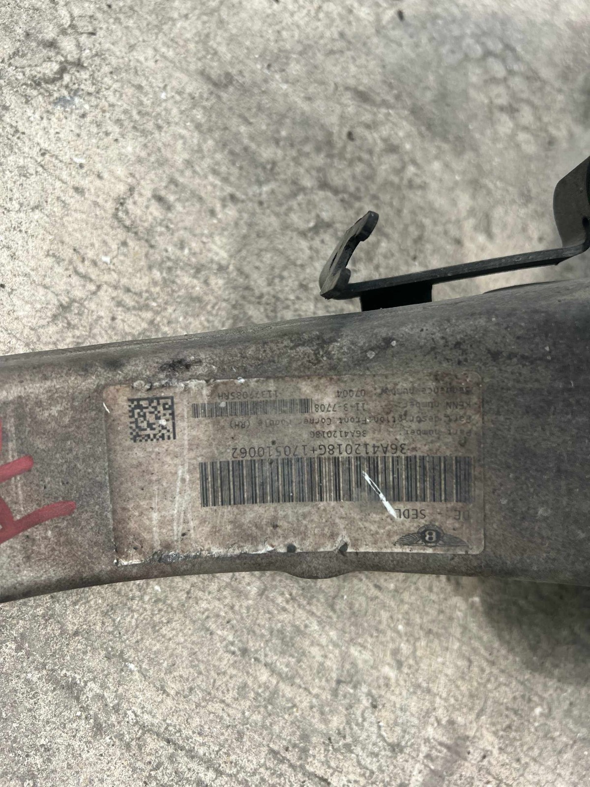 Bentley Bentayga 2015-2020 Front Right Steering knuckle P/N 4M0407560A