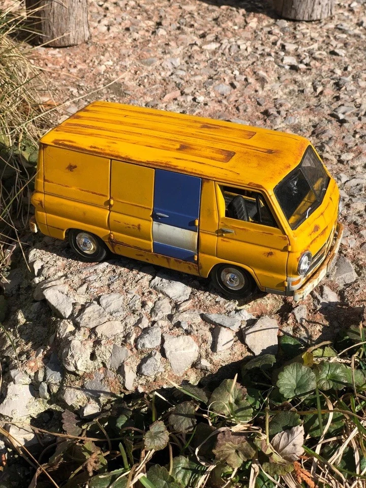 Dodge A100 Van Hippy Van 1964 Liberty Classics banco de monedas rústico acabado pátina Foto 2 de 4