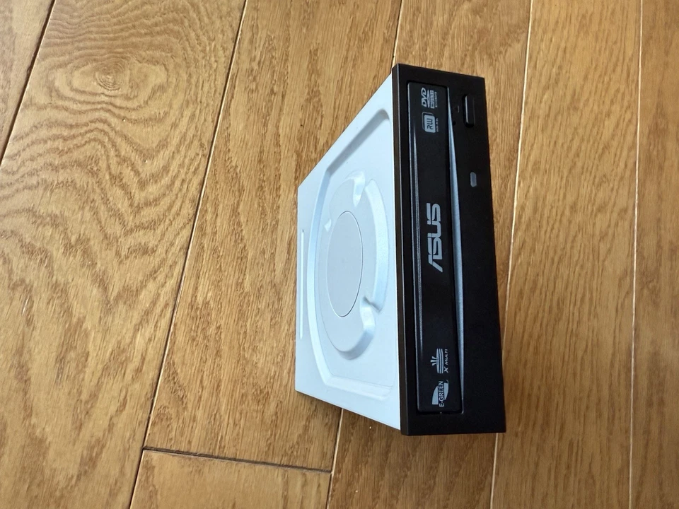 Внутренний настольный накопитель ASUS DRW-24F1ST 24x 5,25 дюйма SATA DVD RW - Изображение 2 из 4