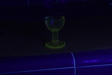 Vintage! Clear Uranium Medical Glass Eye Wash Cup (Glows)