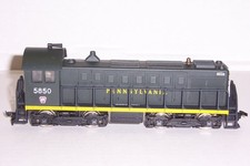 AHM HO Scale ALCO S-2 Powered Diesel-Electric Switcher - Pennsylvania Railroad
