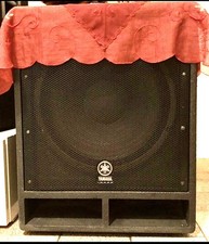Subwoofer Attivo Dj Yamaha SW500. Cono 38cm, 8ohm, 500W a 100Hz, 650W a 100 Hz.