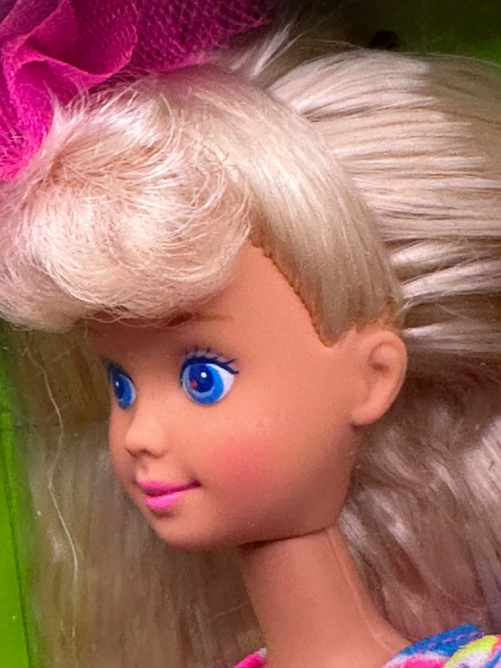 Vintage 1991 Mattel Barbie “Totally Hair Skipper” #1430 *NRFB* - Image 3 of 4