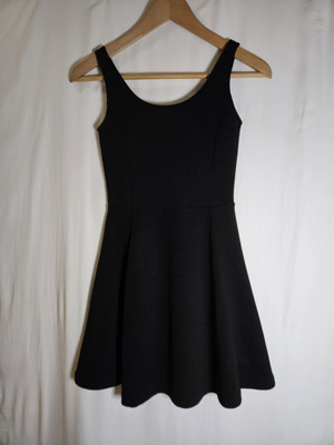 H&M Divided Black Sleeveless Stretch Fit Flare Skater Dress Ribbed Size 2 NWOT