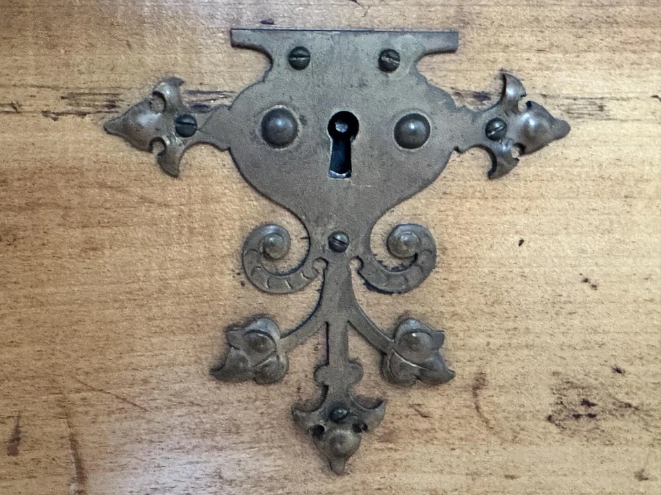 Truhe, klein, alt, Muster, Schloss, Deckel, Kasten,Holz-Kiste 49x35x33cm Vintage - Bild 4 von 4