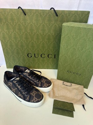Sneaker Gucci Tennis 10 UK neu und authentisch mit Karton und Etiketten Logo Monog
