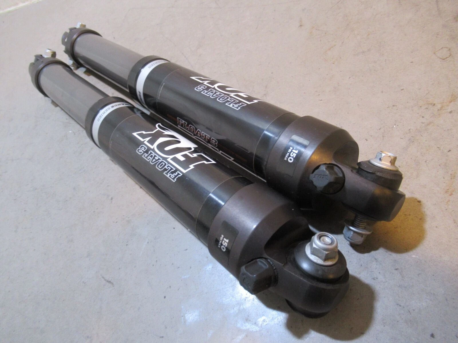 Yamaha SR Viper MTX 1000 Shocks Fox Floats 3 Front 2015